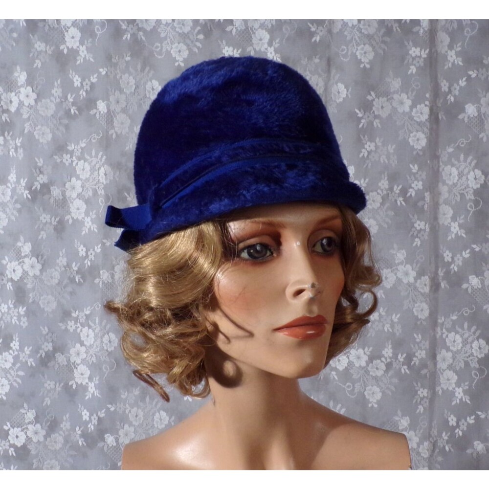 Vintage 60s Blue Fuzzy Cloche Hat 1960s Retro Mod Twiggy Riding Bell Cool